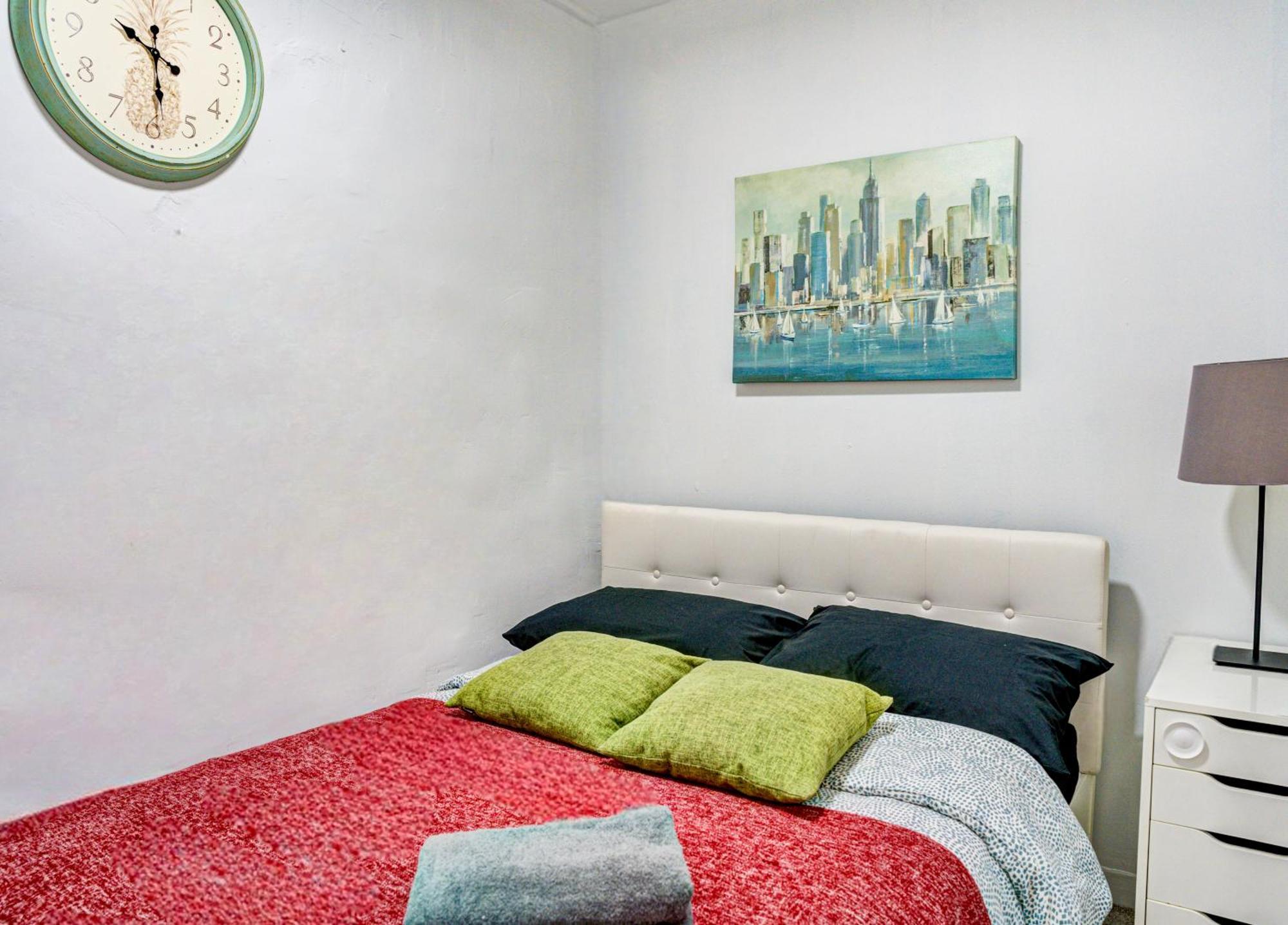 3 Bedroom Gorgeous Suit In Hells Kitchen Ню Йорк Екстериор снимка